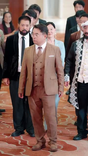 一觉醒来全球贬值而我笑出鹅叫 (61集)女主谁演的