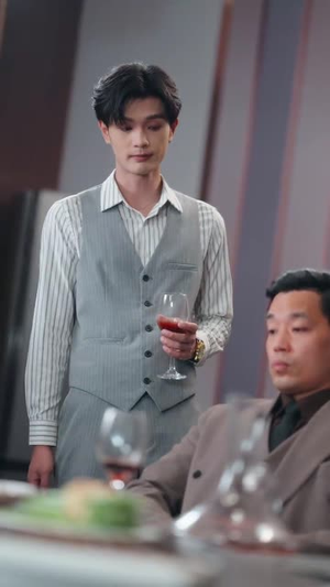 玫瑰于灰烬中重绽 (65集) 精彩短剧分享