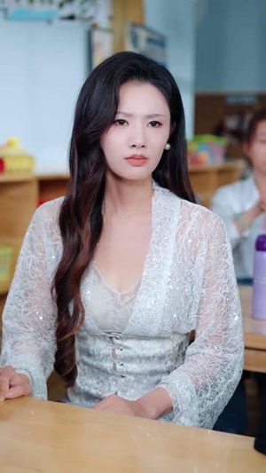 离婚后卿小姐名动全球(60集) 离婚后卿小姐名动全球(60集)一起追短剧