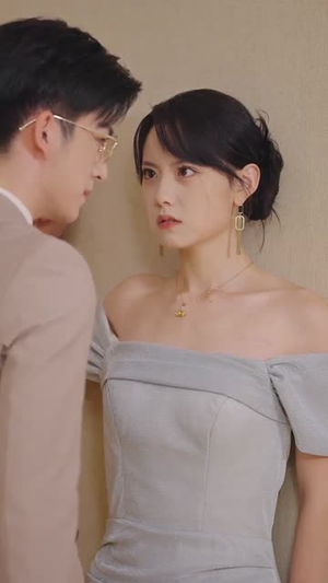 她死遁后竟成了前夫的白月光(60集) 她死遁后竟成了前夫的白月光(60集)精彩短剧热播中