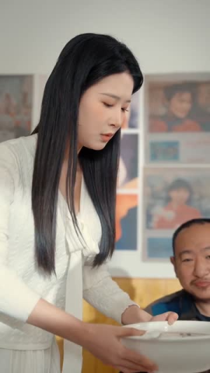 室友偷我身份证结婚，我重生严惩恶人（81集）热播短剧全集看