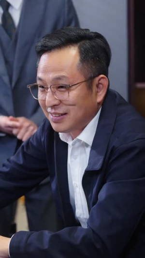 羽球真神横扫全场(65集) 羽球真神横扫全场(65集)爆火短剧追不停