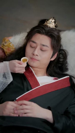 玄幻：从百倍返还开始修仙（82集）短剧上热门