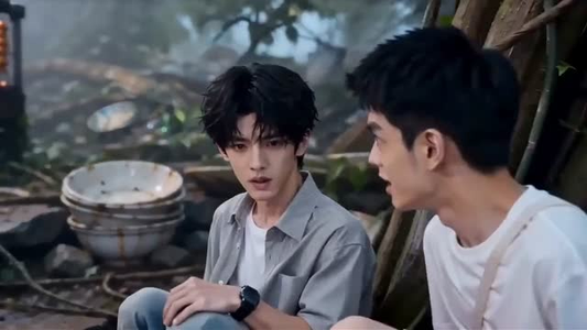 全球缩小:我在课桌打造避难所(80集) 全球缩小:我在课桌打造避难所(80集)短剧太精彩了