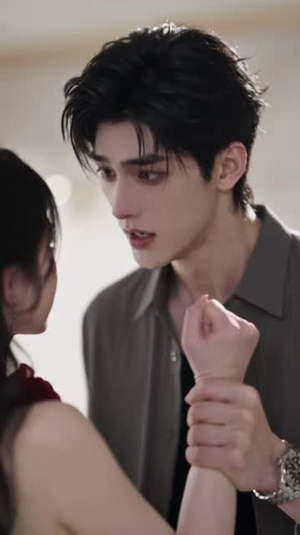 穿成小苦瓜女主,反派总想贴贴(55集) 穿成小苦瓜女主,反派总想贴贴(55集)好看的国产短剧