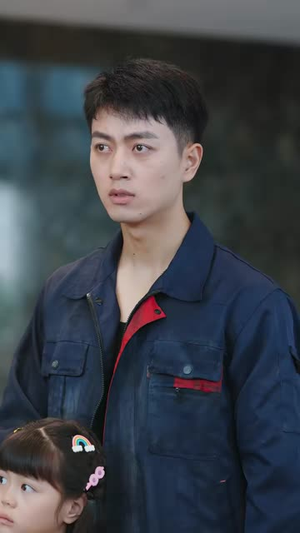 嘲笑我只会搬砖，女神老婆带崽接我回家（80集）短剧在线更新