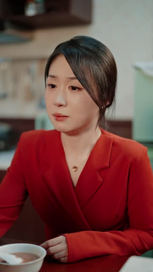 银行取养老金被拒后（84 集）免费观看