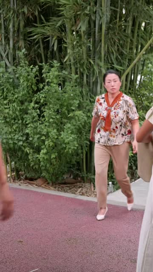 远嫁八年,我回娘家难如登天啊(40 集) 远嫁八年,我回娘家难如登天啊(40 集)在线观看