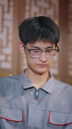 别惹那个穷小子，他有神龙护体（99 集）解说