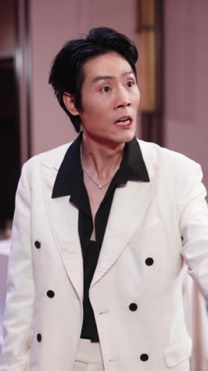 枭雄归来,各位大佬都慌了(101 集) 枭雄归来,各位大佬都慌了(101 集)最火爆的短剧