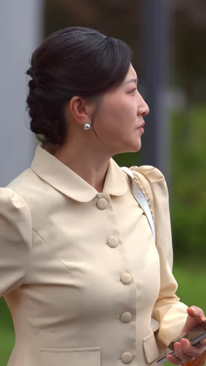 替夫还债十年，五十岁我重启人生（80 集）在哪个app能看